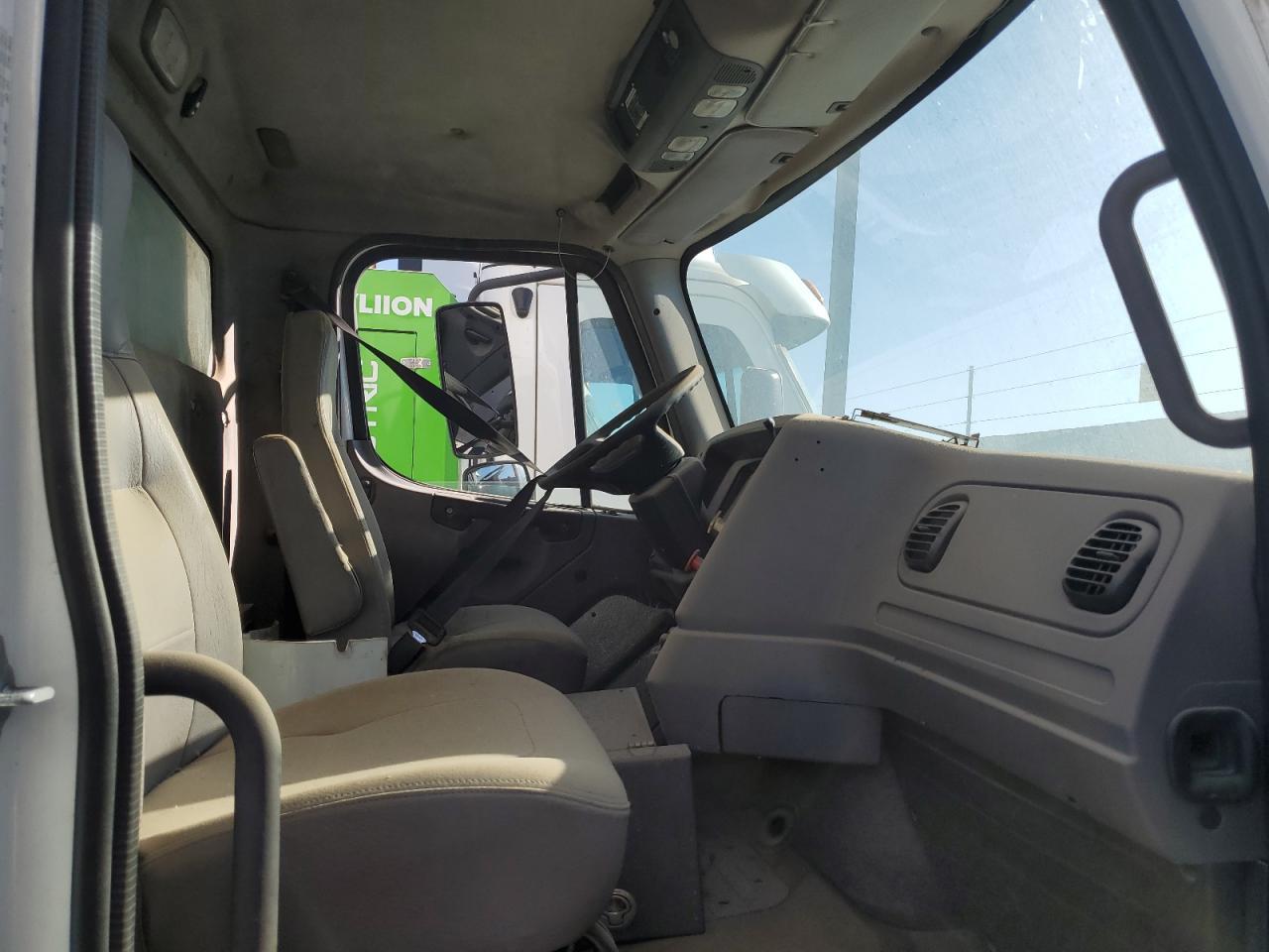 1FUJC5DX6DHFD7003 2013 Freightliner M2 112 Medium Duty