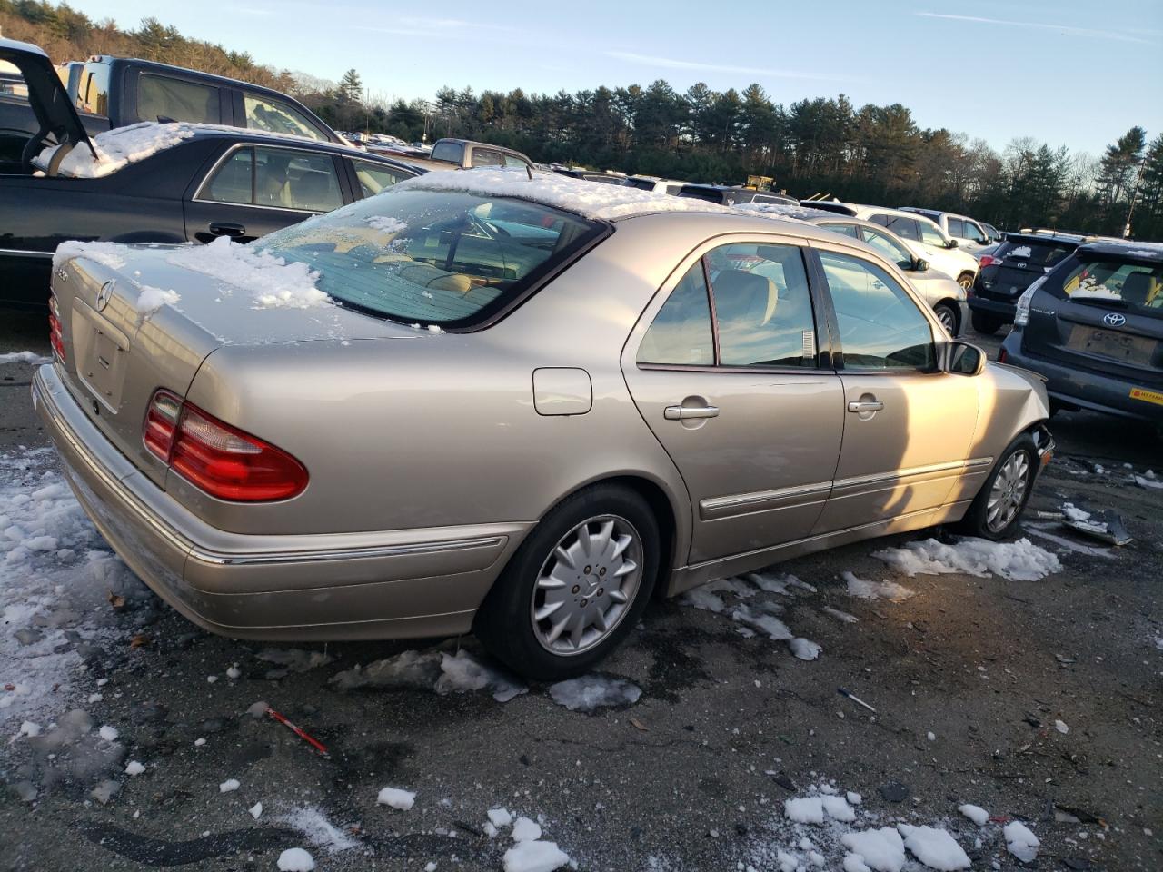 2000 Mercedes-Benz E 320 VIN: WDBJF65J5YB022422 Lot: 83556124