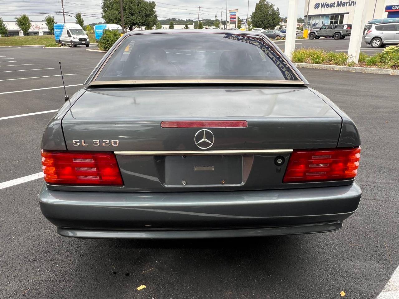 1995 Mercedes-Benz Sl 320 VIN: WDBFA63E5SF111028 Lot: 83702644