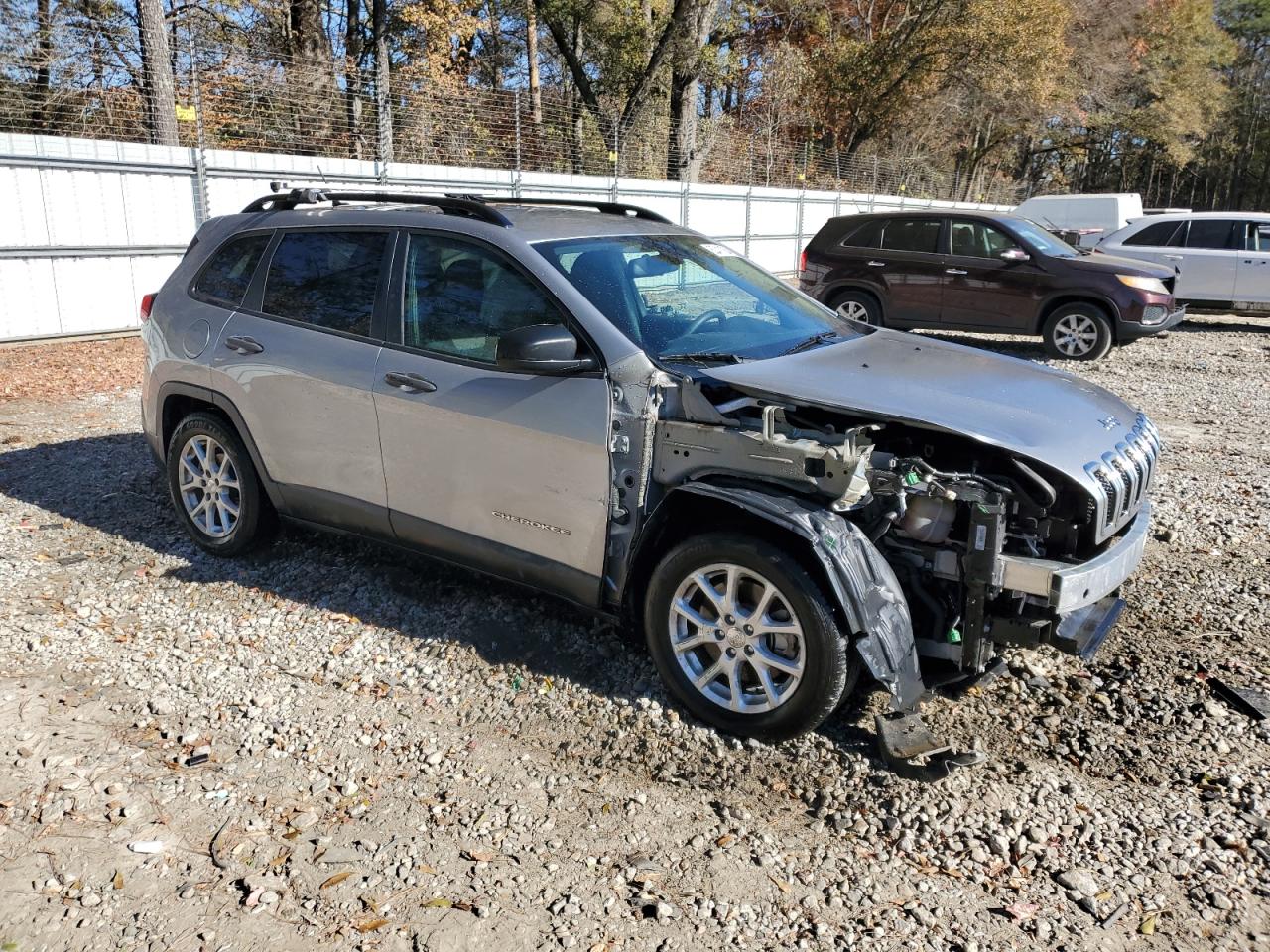 2017 Jeep Cherokee Sport VIN: 1C4PJLAB3HW643013 Lot: 82411804