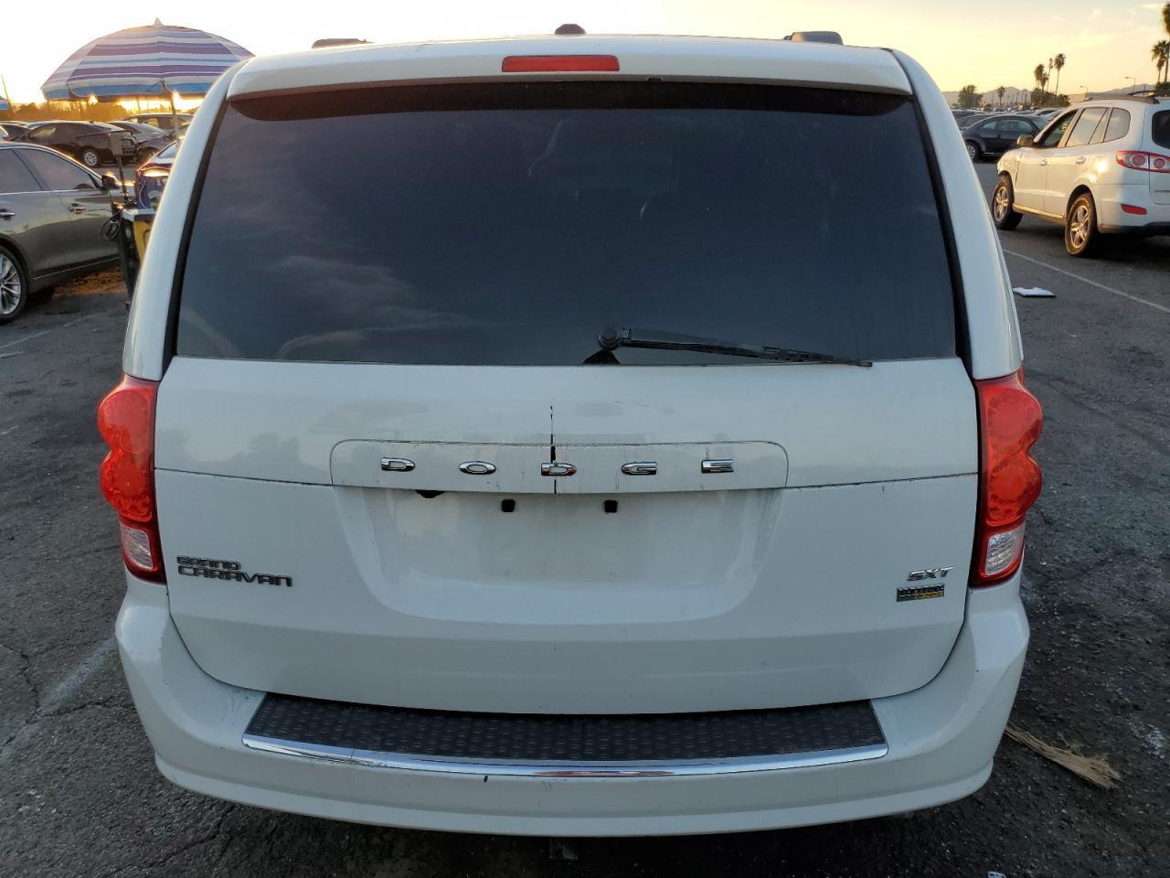 2018 Dodge Grand Caravan Sxt VIN: 2C4RDGCGXJR325582 Lot: 85973084