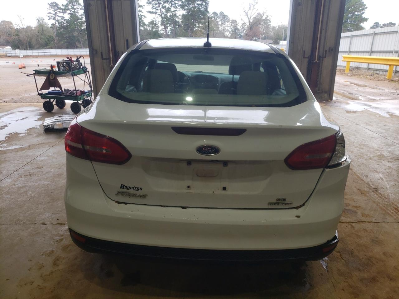 2016 Ford Focus Se VIN: 1FADP3F21GL304511 Lot: 85742794