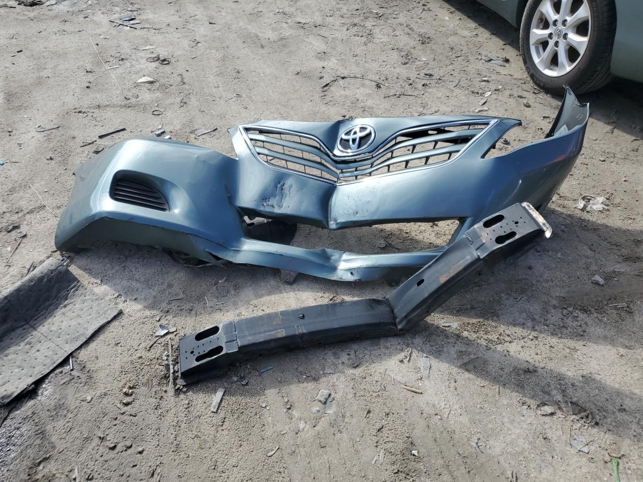 4T1BF3EK3BU639256 2011 Toyota Camry Base