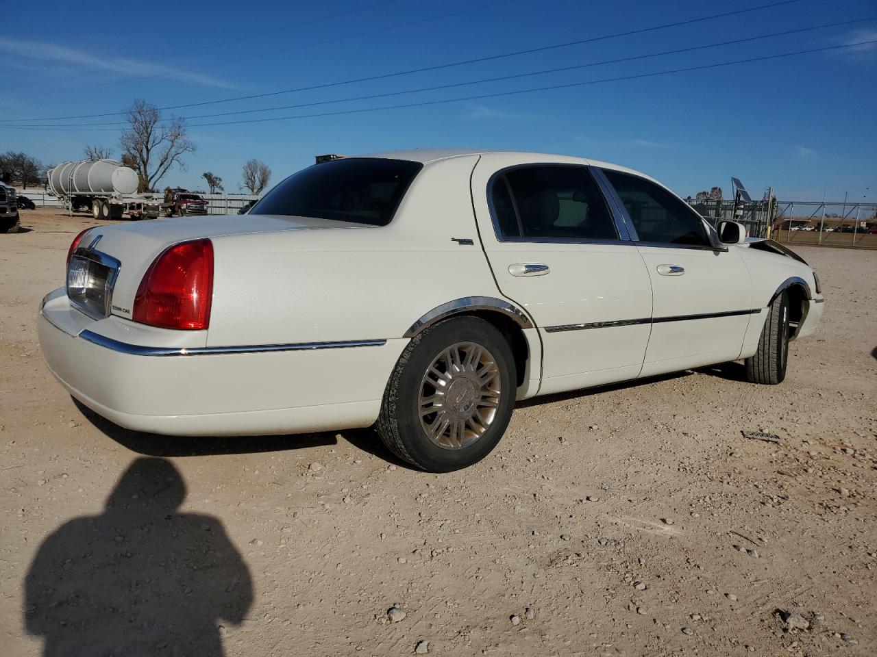 1LNHM82V56Y645540 2006 Lincoln Town Car Signature Limited