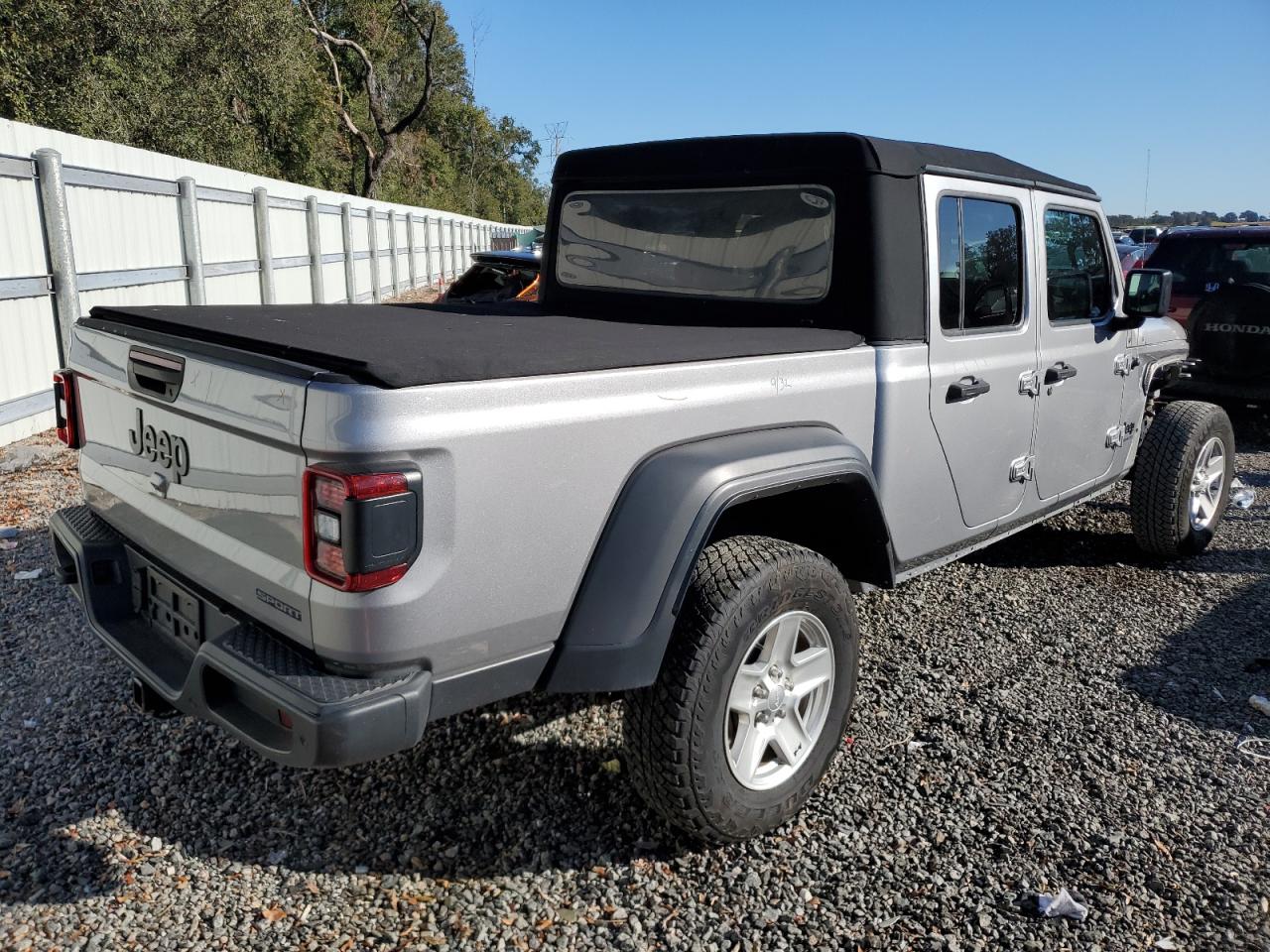 2020 Jeep Gladiator Sport VIN: 1C6JJTAG9LL100252 Lot: 83891304