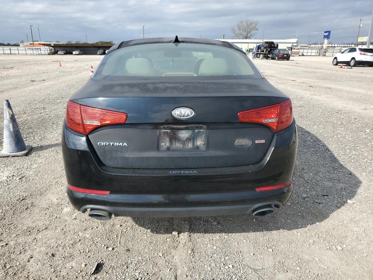 KNAGM4A79B5156613 2011 Kia Optima Lx