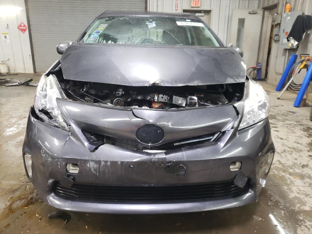 JTDZN3EU3EJ011906 2014 Toyota Prius V