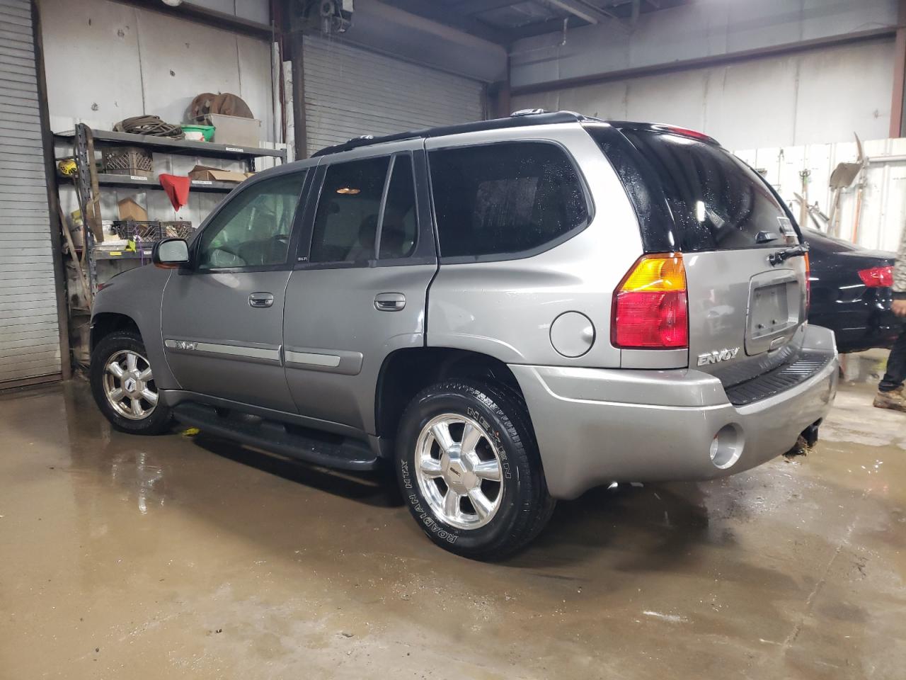 2005 GMC Envoy VIN: 1GKDT13S952334233 Lot: 85115854