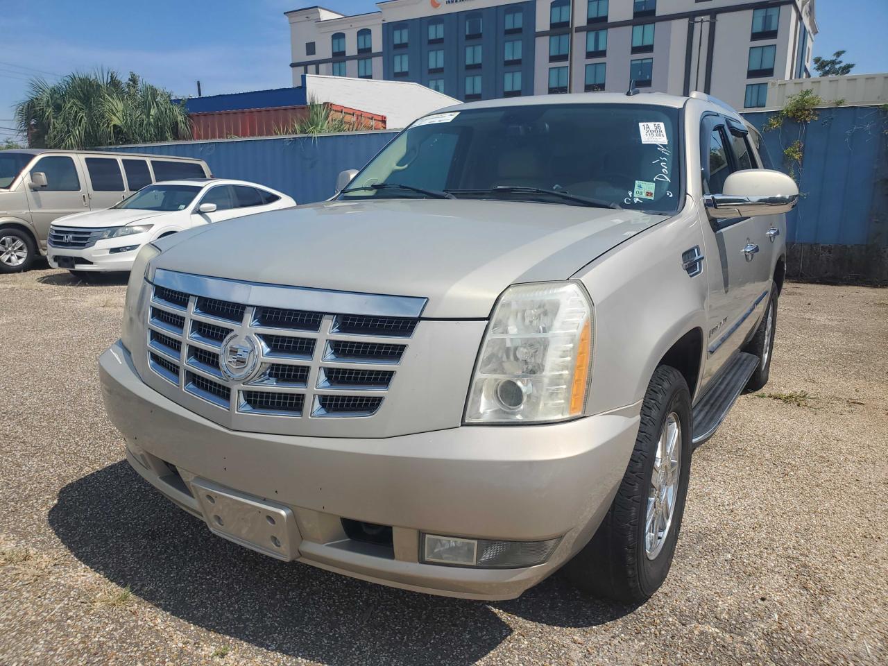 2008 Cadillac Escalade Luxury VIN: 1GYFK63878R115995 Lot: 87193674