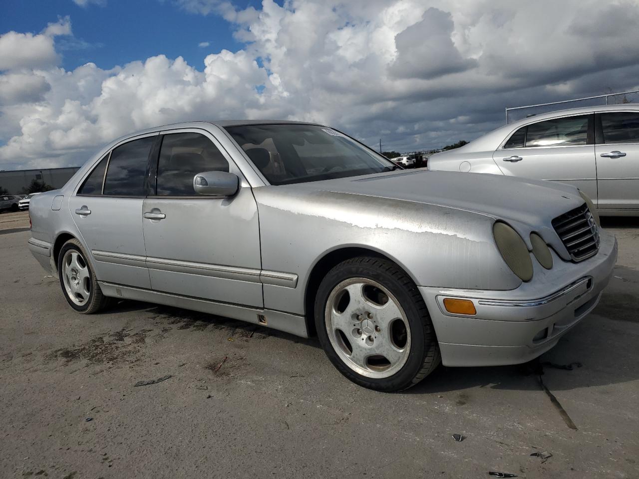 2000 Mercedes-Benz E 430 VIN: WDBJF70J9YB075556 Lot: 86201554