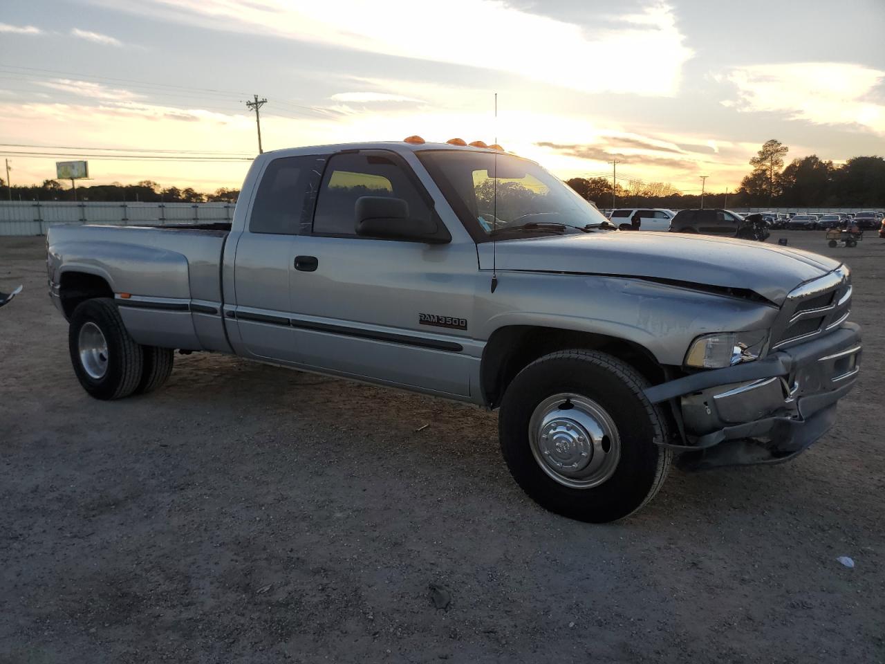 1999 Dodge Ram 3500 VIN: 1B7MC3361XJ646338 Lot: 82956324