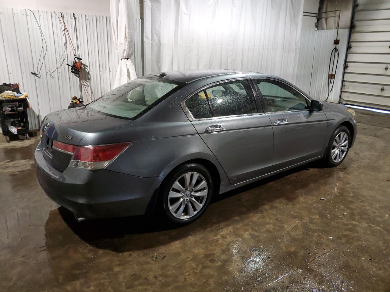 2011 Honda Accord Exl VIN: 1HGCP3F89BA032466 Lot: 84489764