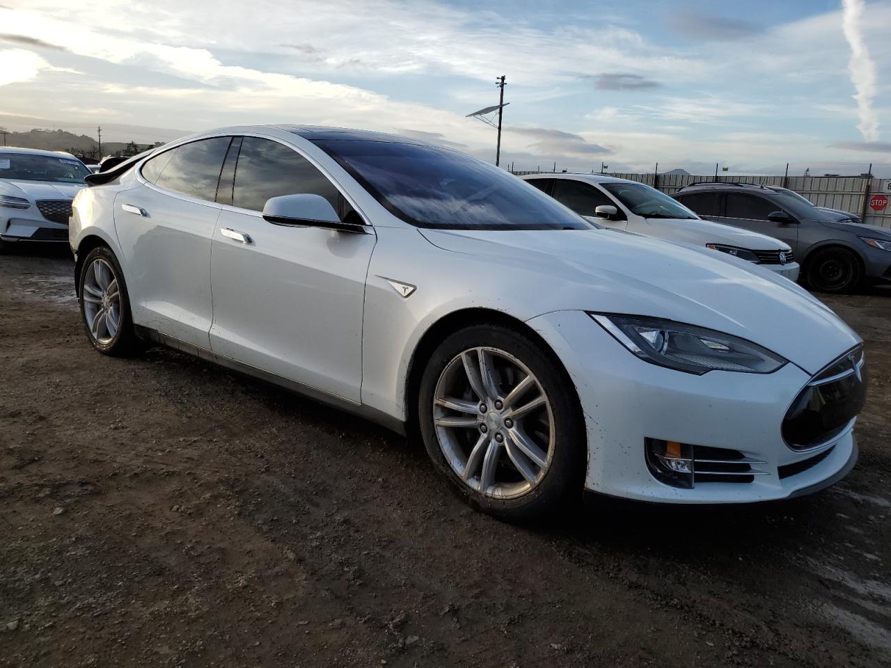 2013 Tesla Model S VIN: 5YJSA1AC3DFP10215 Lot: 86008044