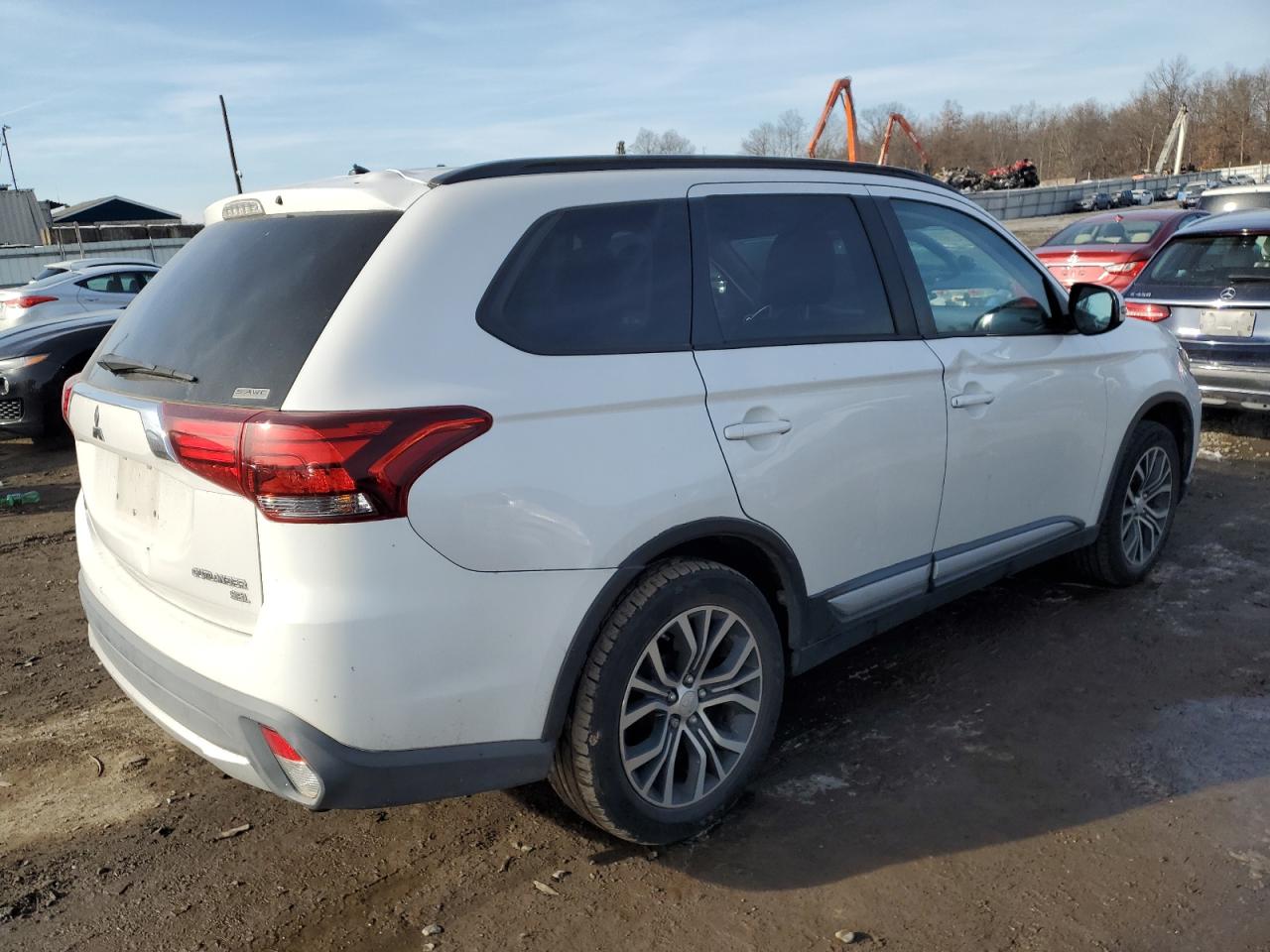 JA4AZ3A34GZ003942 2016 Mitsubishi Outlander Se