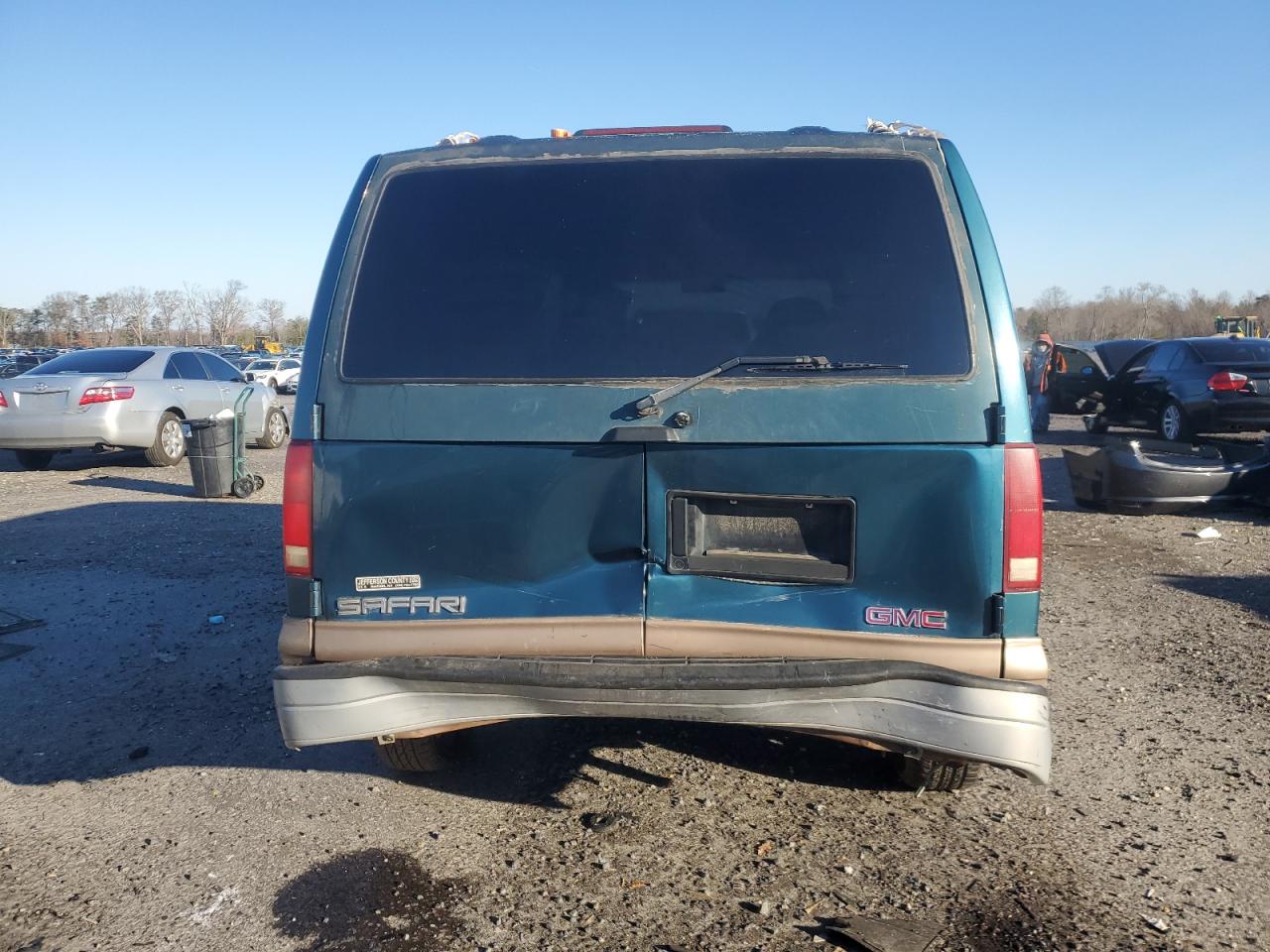 1999 GMC Safari Xt VIN: 1GKEL19W0XB509860 Lot: 84671294