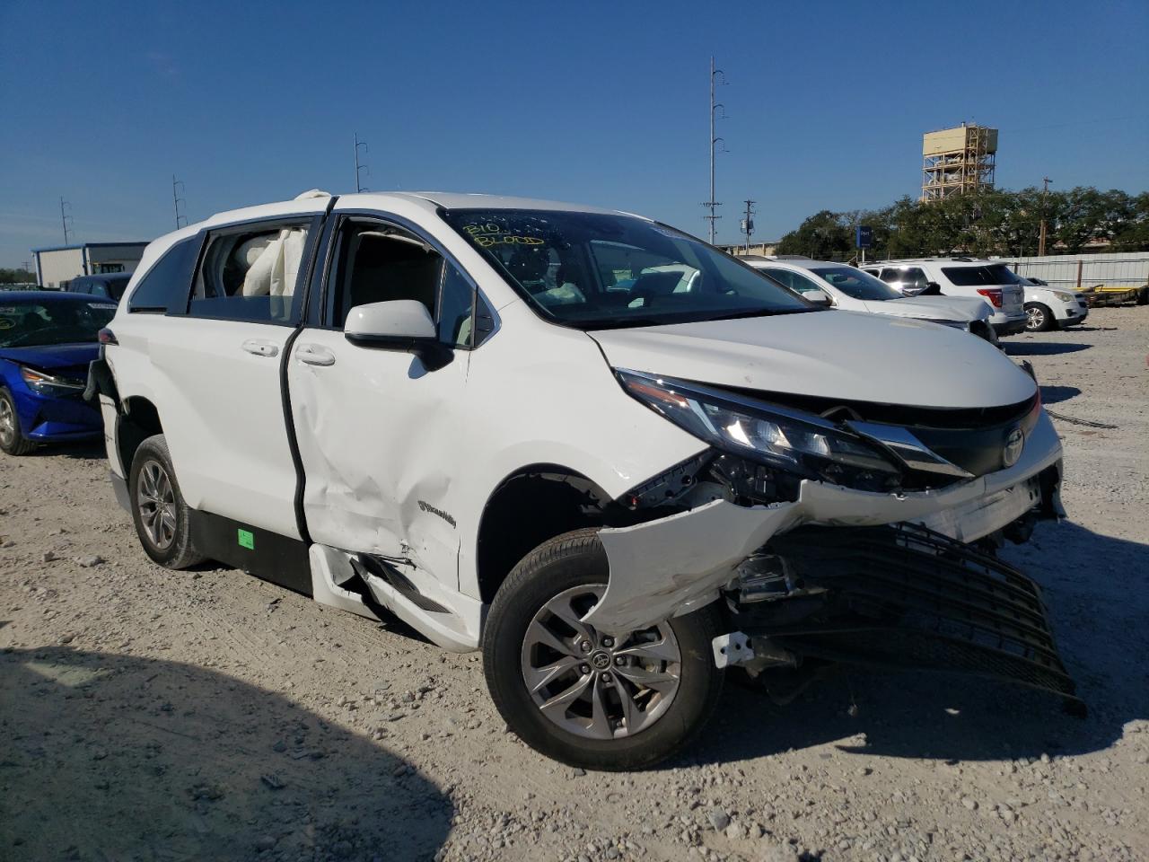 5TDKRKEC4NS105190 2022 Toyota Sienna Le