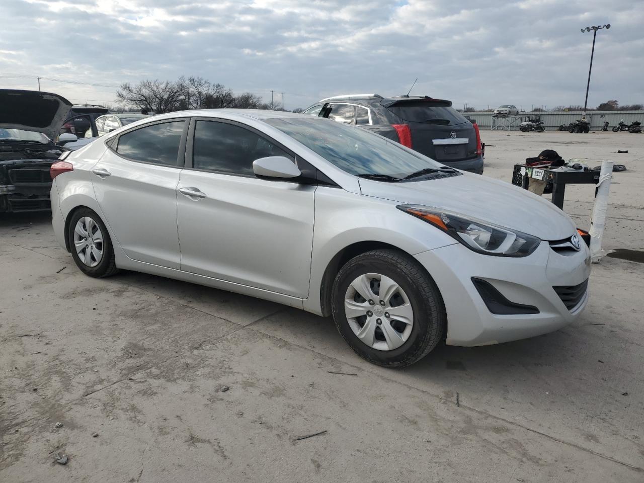 5NPDH4AE9GH672356 2016 Hyundai Elantra Se