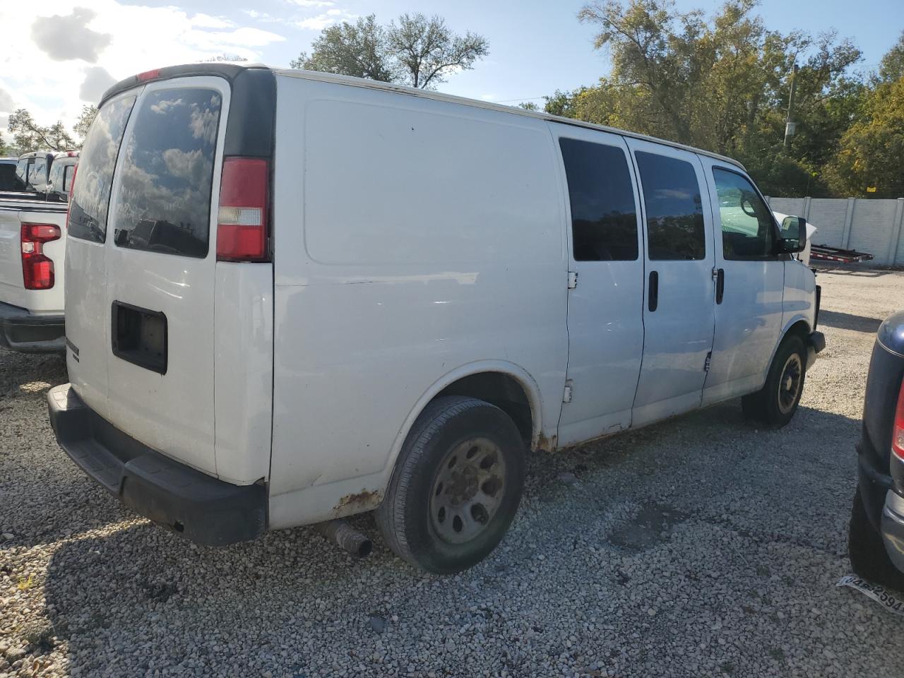 2013 Chevrolet Express G1500 VIN: 1GCSGAFX8D1115668 Lot: 83943274