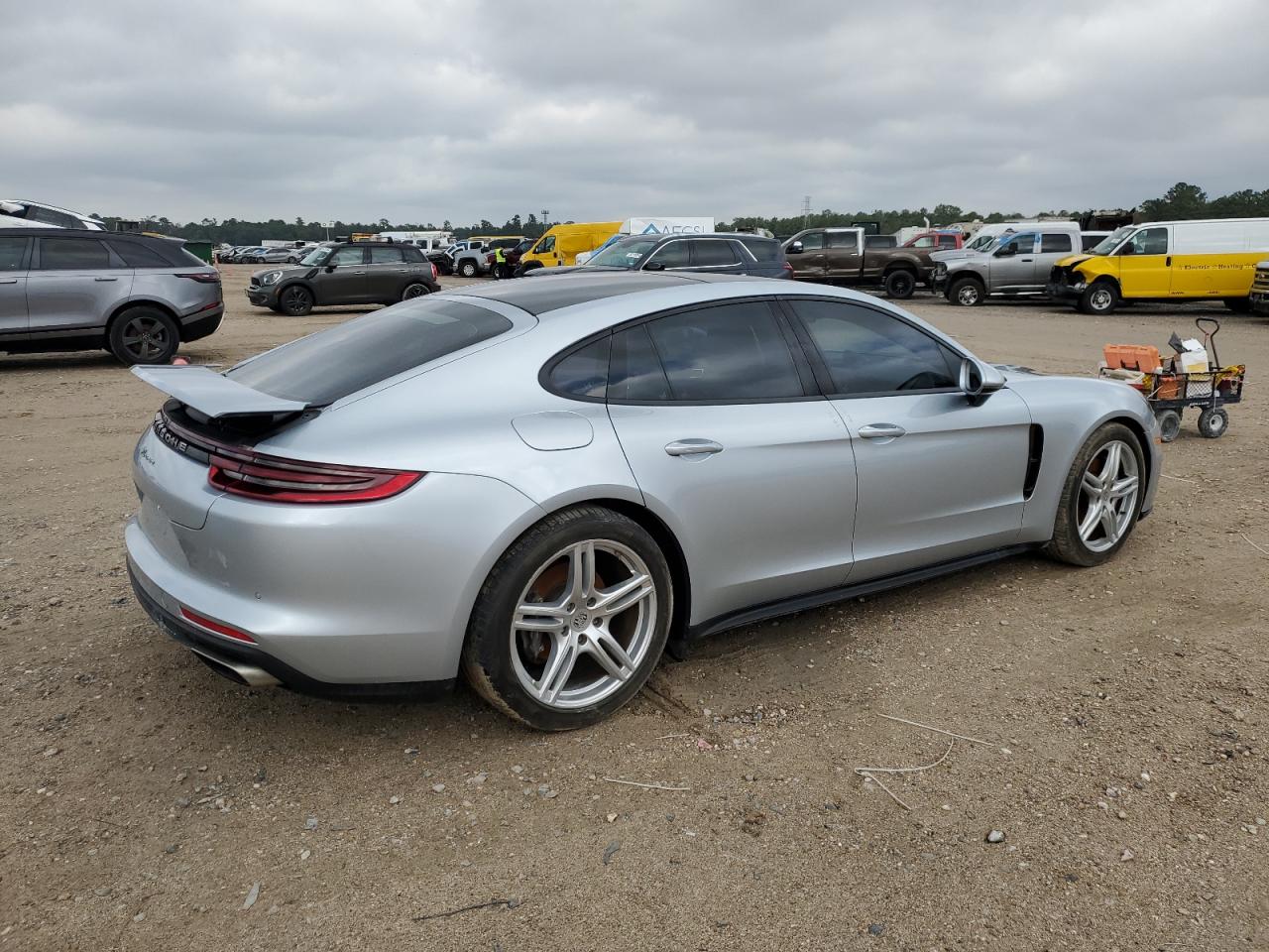 WP0AA2A75JL103438 2018 Porsche Panamera 4