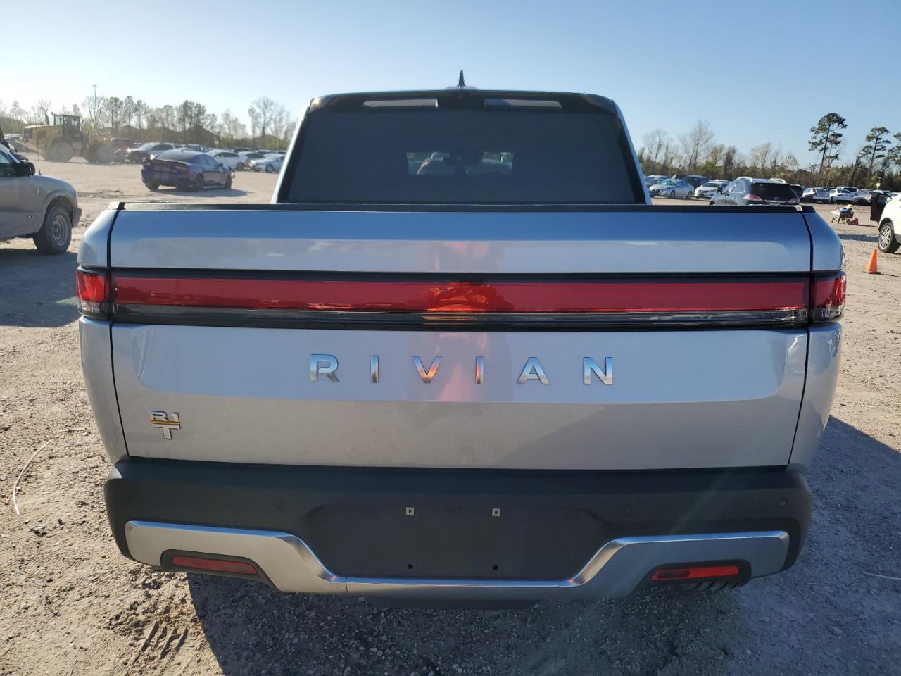 7FCTGAAA3PN020577 2023 Rivian R1T Adventure