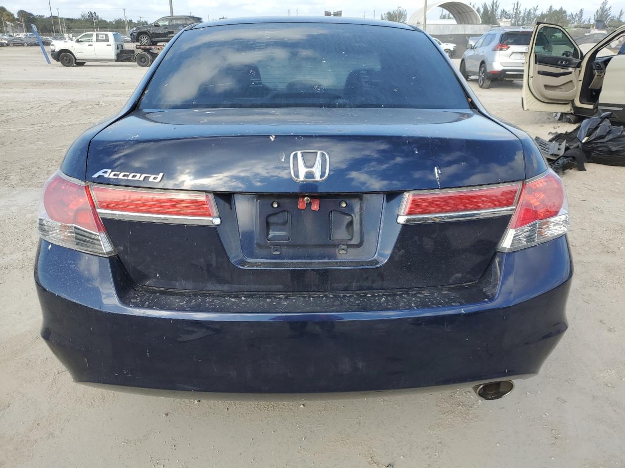 2011 Honda Accord Lx VIN: 1HGCP2F39BA083254 Lot: 84657864