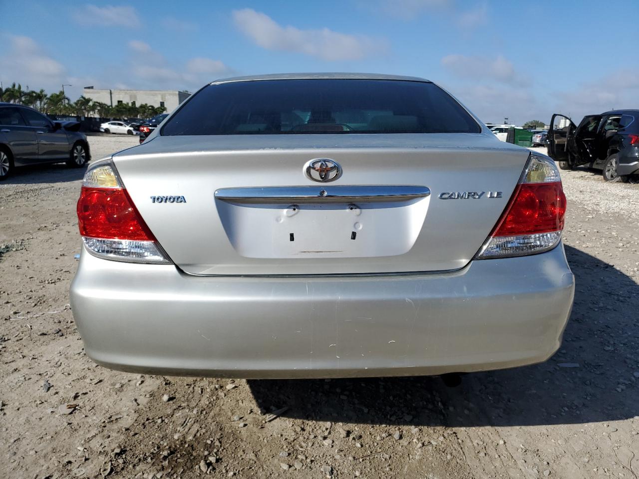 2005 Toyota Camry Le VIN: 4T1BE32K65U985040 Lot: 85648584