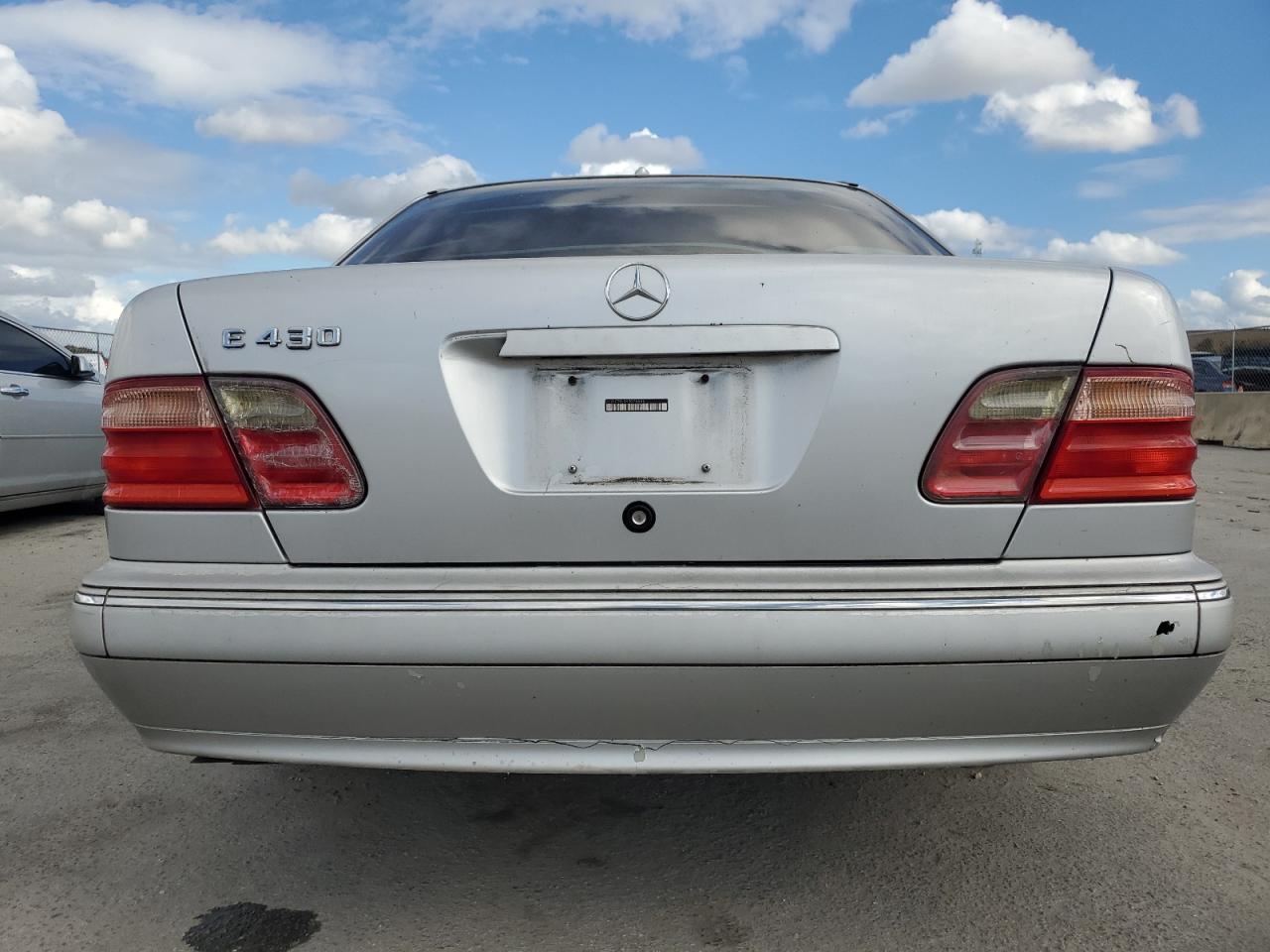 2000 Mercedes-Benz E 430 VIN: WDBJF70J9YB075556 Lot: 86201554