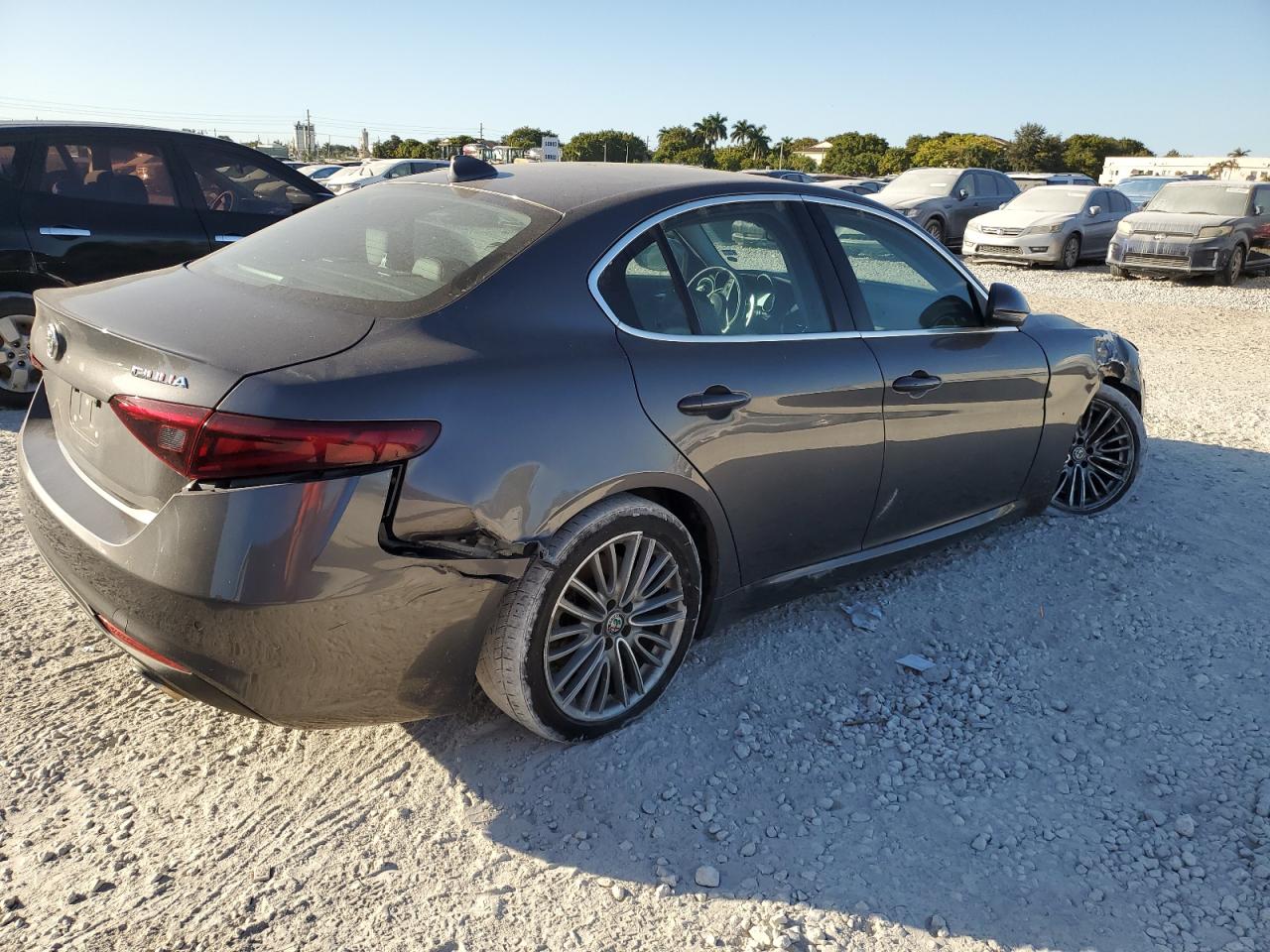 ZARFAEEN6H7533102 2017 Alfa Romeo Giulia Ti Q4