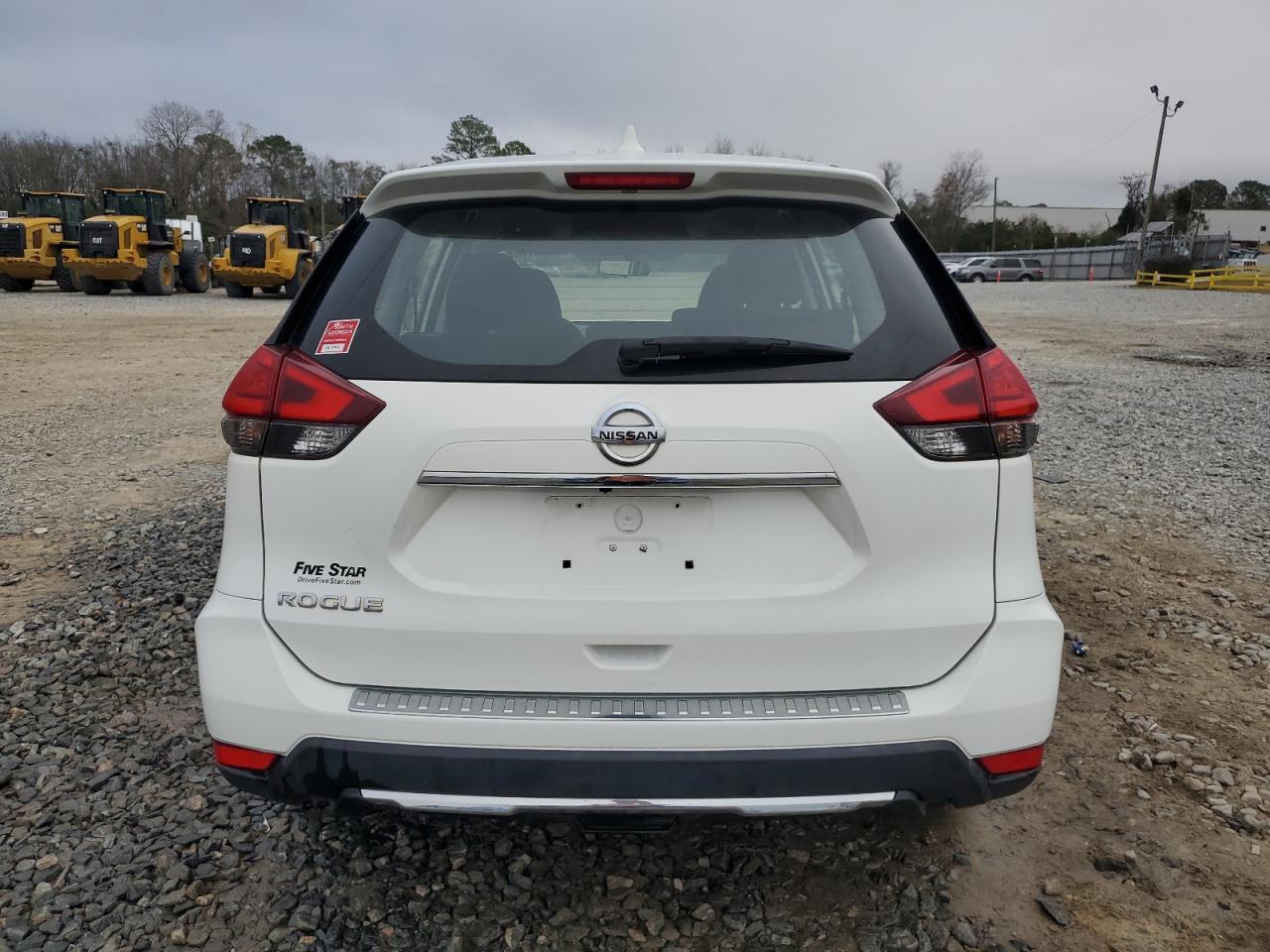 2017 Nissan Rogue S VIN: JN8AT2MTXHW135298 Lot: 85581164