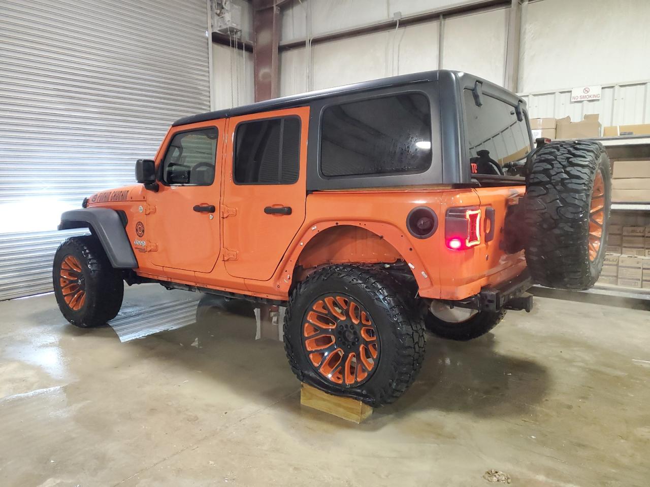 2018 Jeep Wrangler Unlimited Sport VIN: 1C4HJXDG2JW234106 Lot: 83785844