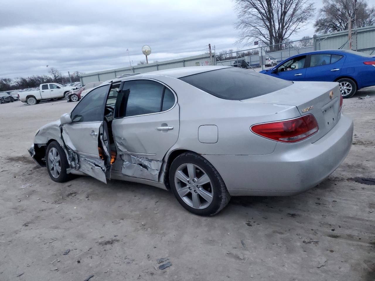 2005 Lexus Es 330 VIN: JTHBA30G555082675 Lot: 85226104