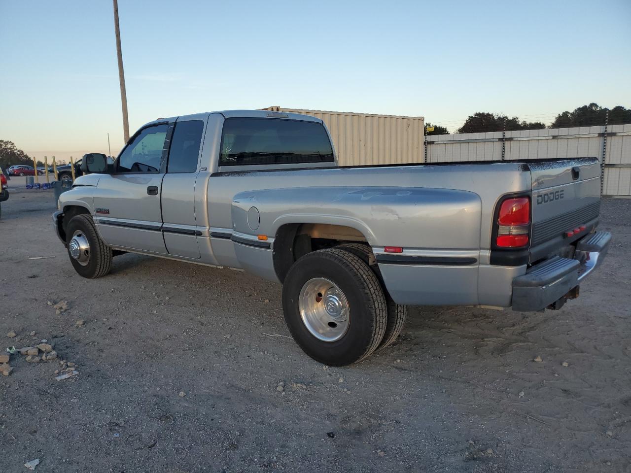 1999 Dodge Ram 3500 VIN: 1B7MC3361XJ646338 Lot: 82956324