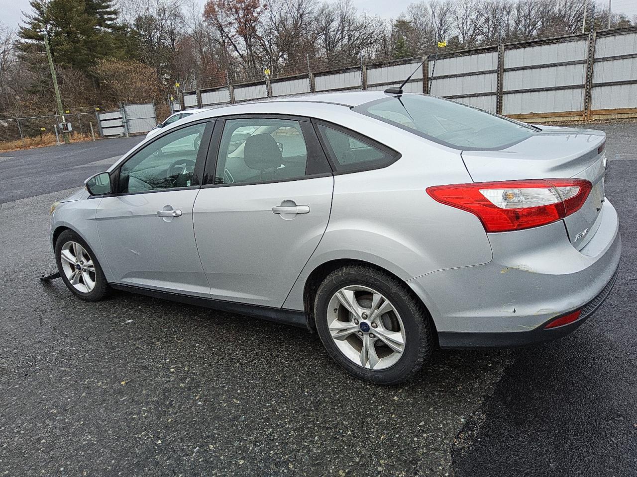 2014 Ford Focus Se VIN: 1FADP3F22EL449215 Lot: 85940084