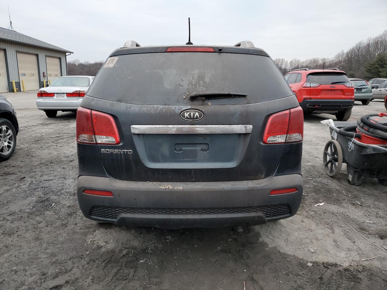 2011 Kia Sorento Base VIN: 5XYKTDA2XBG071193 Lot: 86534414