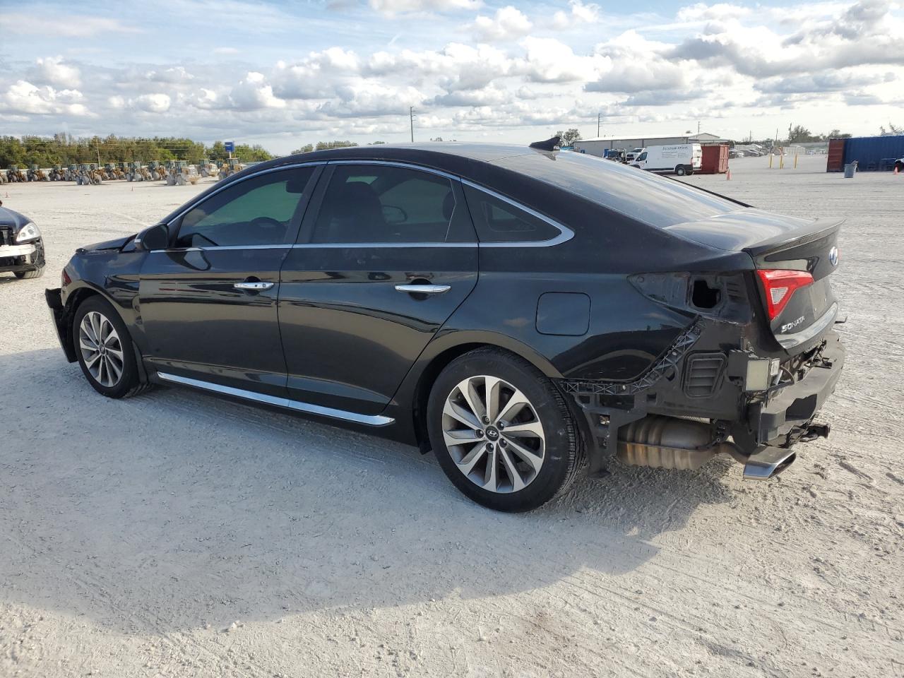 2015 Hyundai Sonata Sport VIN: 5NPE34AF9FH215539 Lot: 86240354