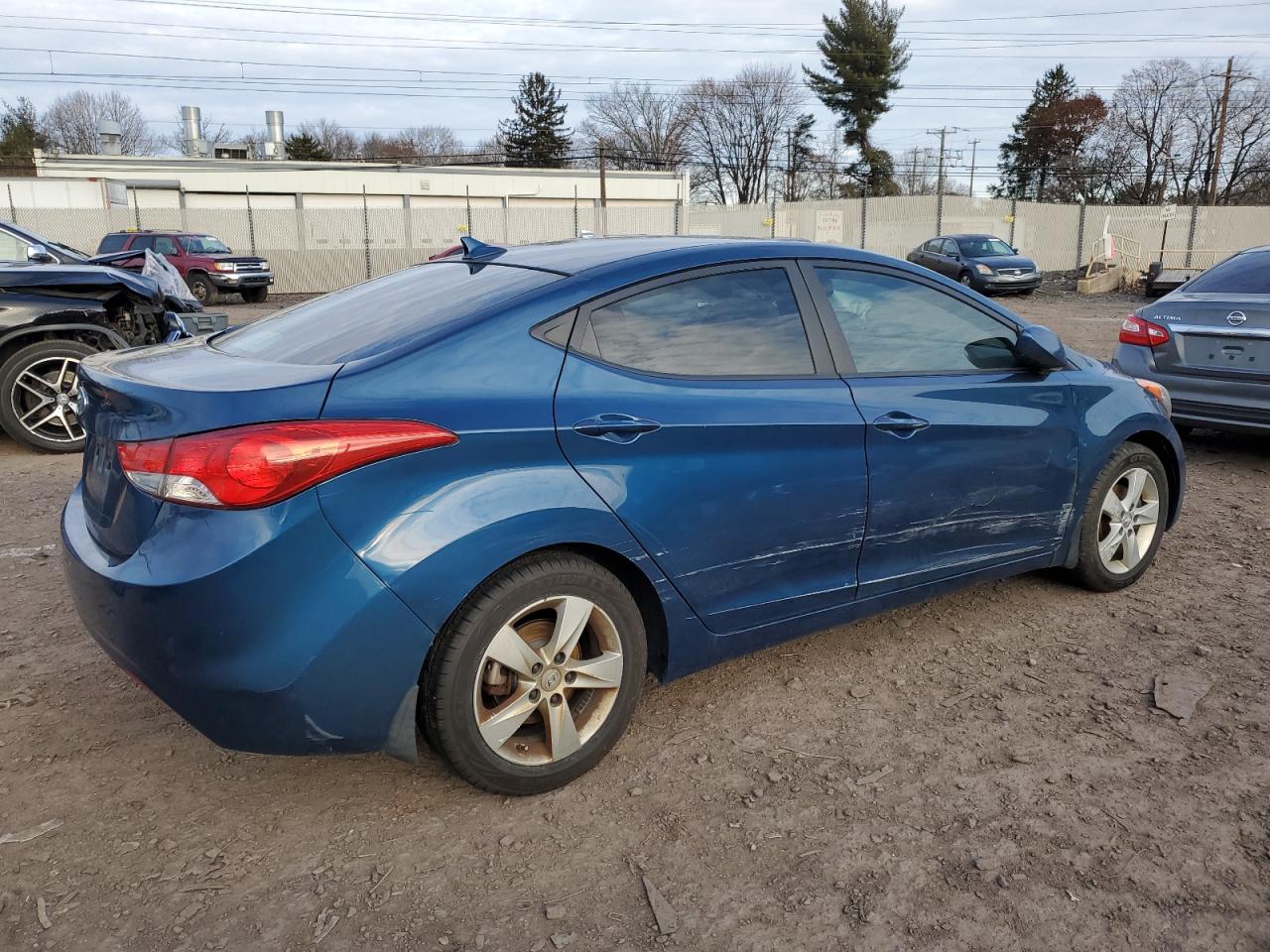 KMHDH4AE9DU957992 2013 Hyundai Elantra Gls