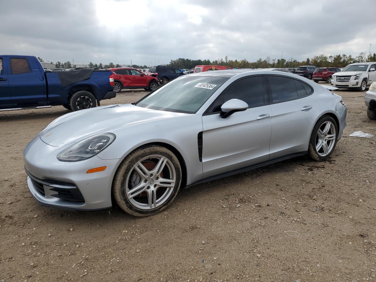 WP0AA2A75JL103438 2018 Porsche Panamera 4