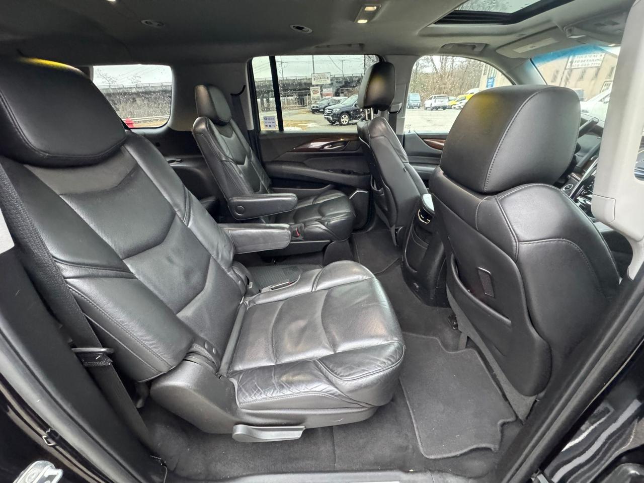 2018 Cadillac Escalade Esv Luxury VIN: 1GYS4HKJ3JR347055 Lot: 87132654