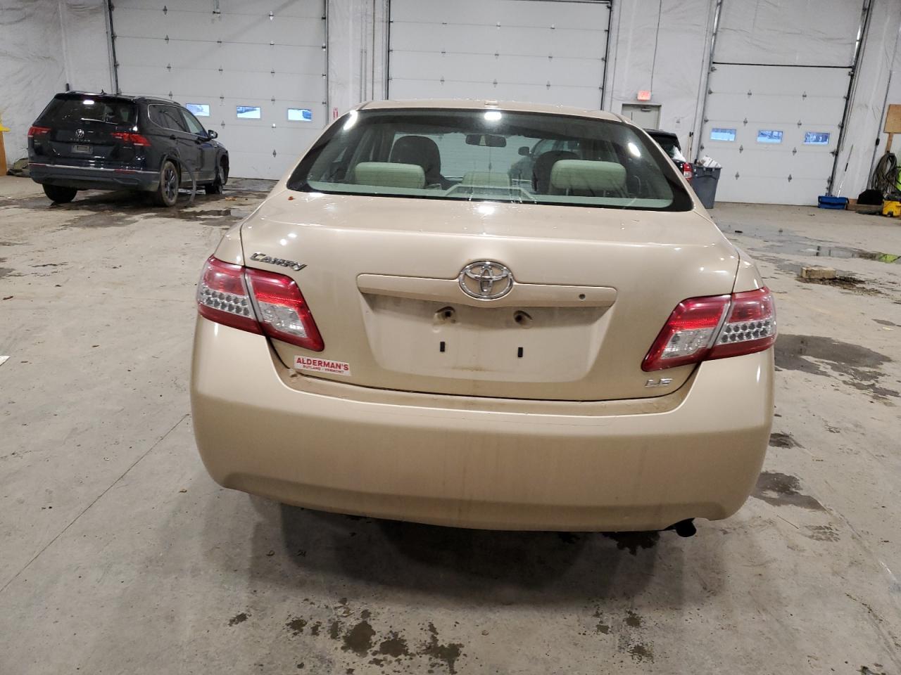 4T1BF3EK1BU749822 2011 Toyota Camry Base