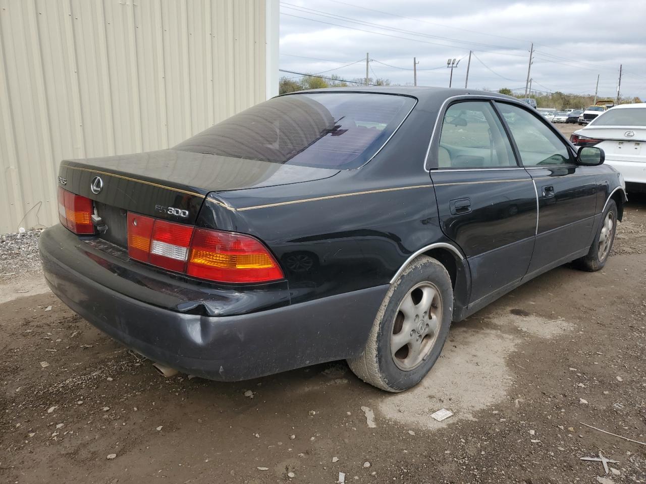 1997 Lexus Es 300 VIN: JT8BF22G2V0059232 Lot: 83820544