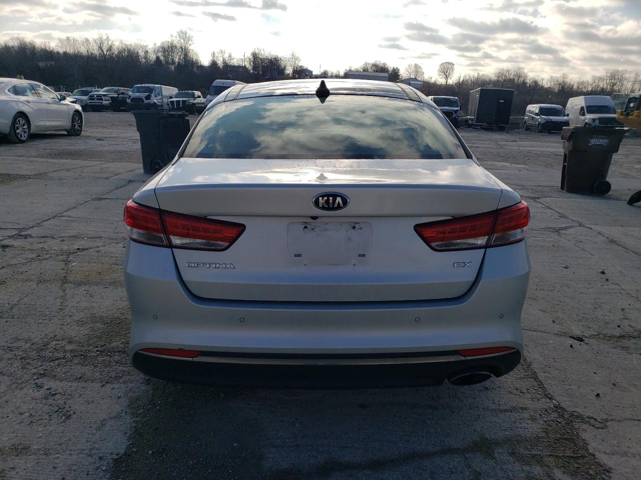 5XXGU4L30JG203423 2018 Kia Optima Ex