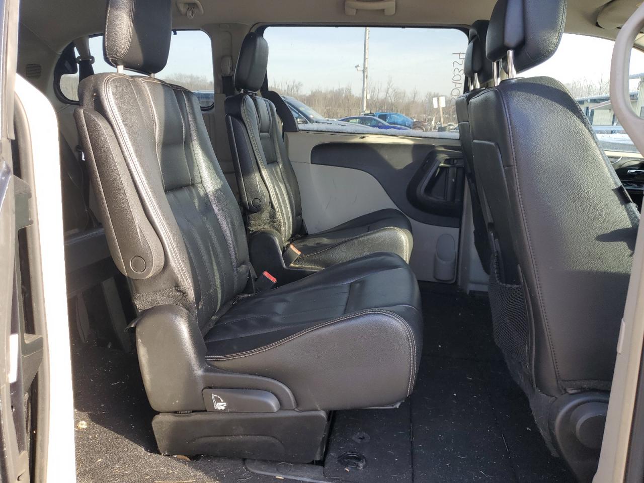 2014 Chrysler Town & Country Touring VIN: 2C4RC1BG5ER237319 Lot: 85040354