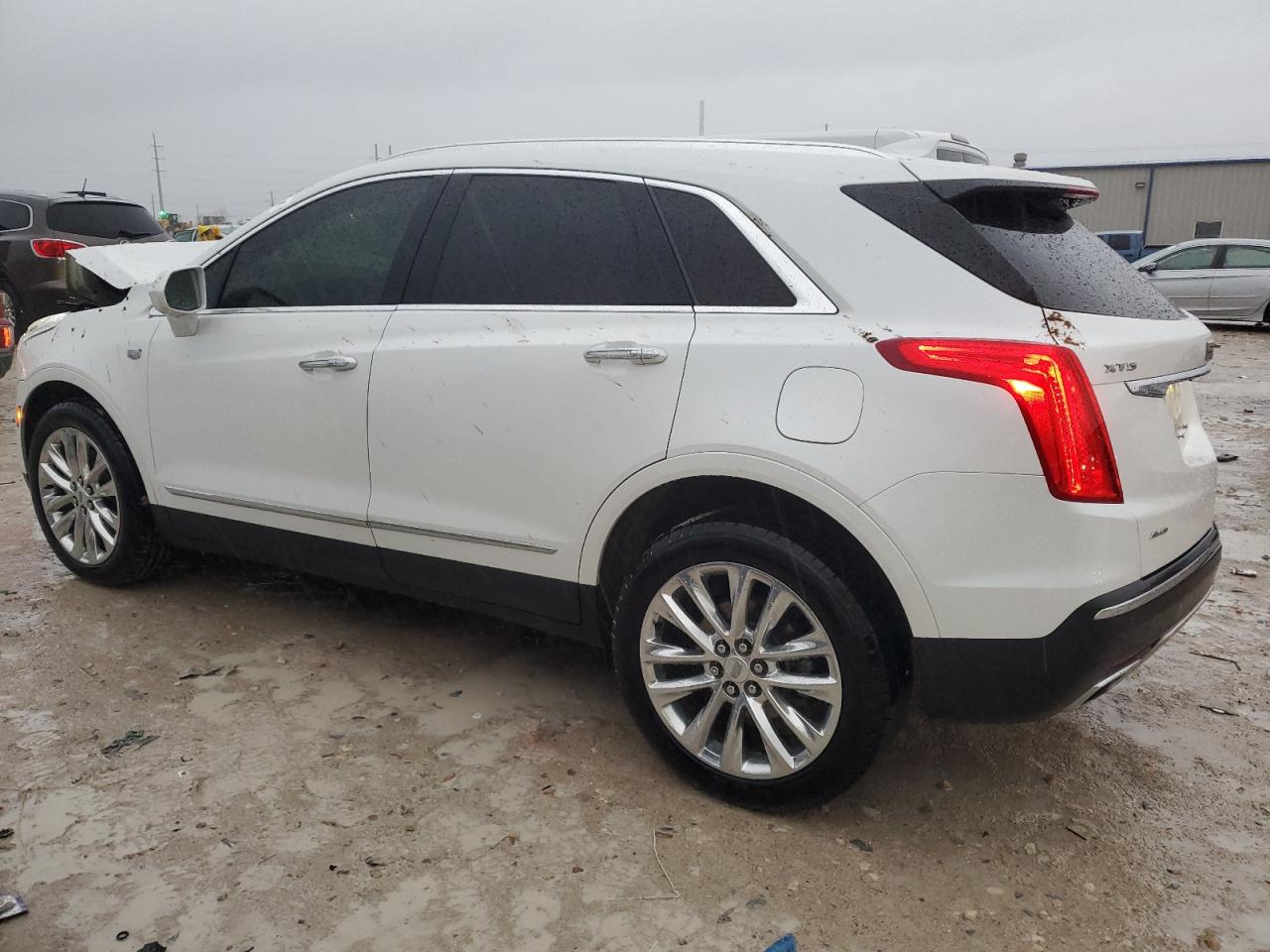 2017 Cadillac Xt5 Platinum VIN: 1GYKNFRS5HZ110996 Lot: 85956984