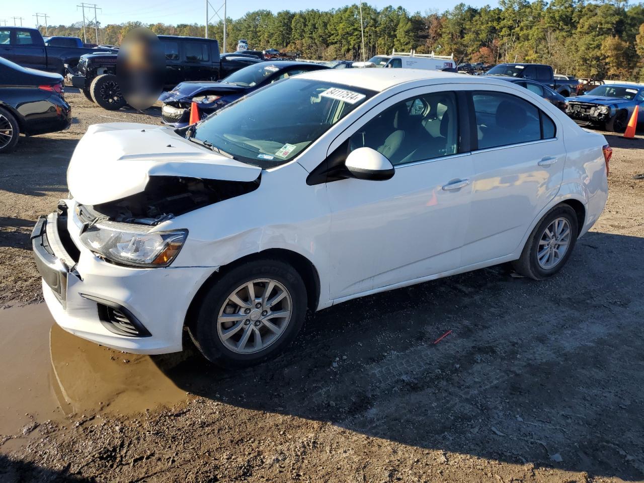 1G1JD5SH8J4116929 2018 Chevrolet Sonic Lt