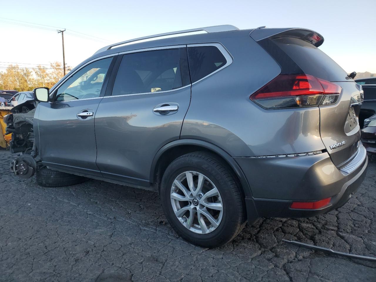 2018 Nissan Rogue S VIN: KNMAT2MT1JP616441 Lot: 83850264