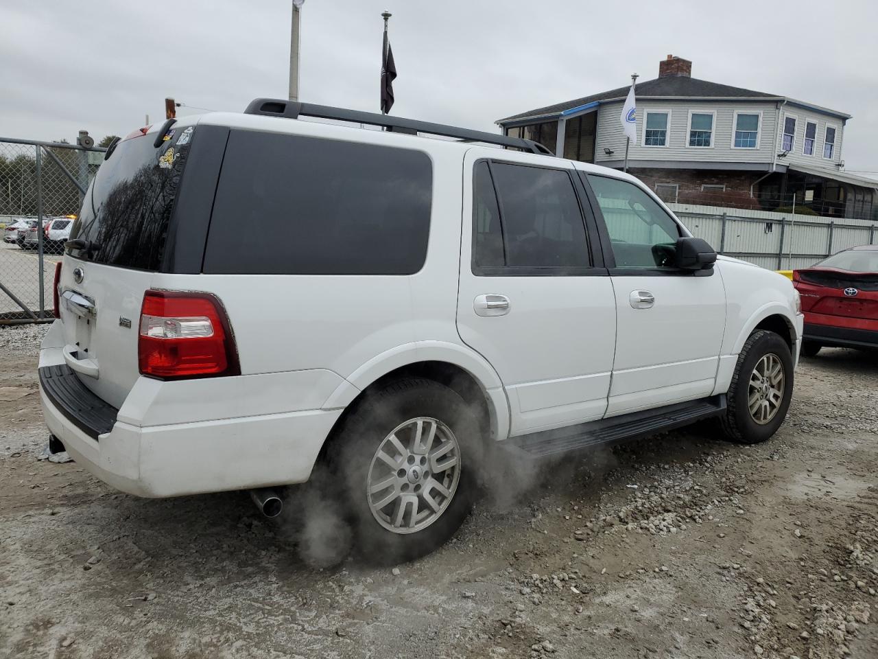 1FMJU1J59BEF53322 2011 Ford Expedition Xlt