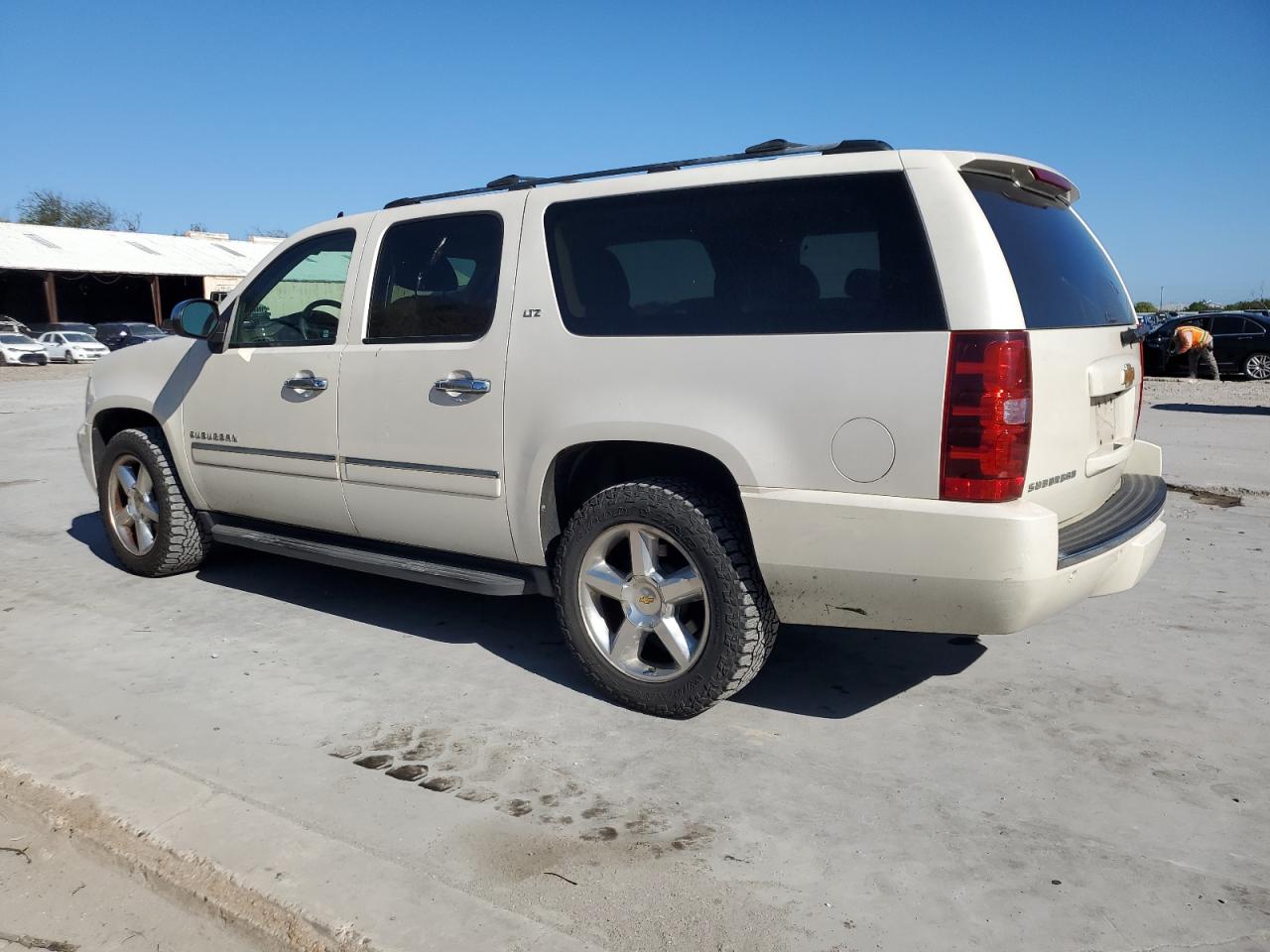 2011 Chevrolet Suburban C1500 Ltz VIN: 1GNSCKE04BR241117 Lot: 85741444