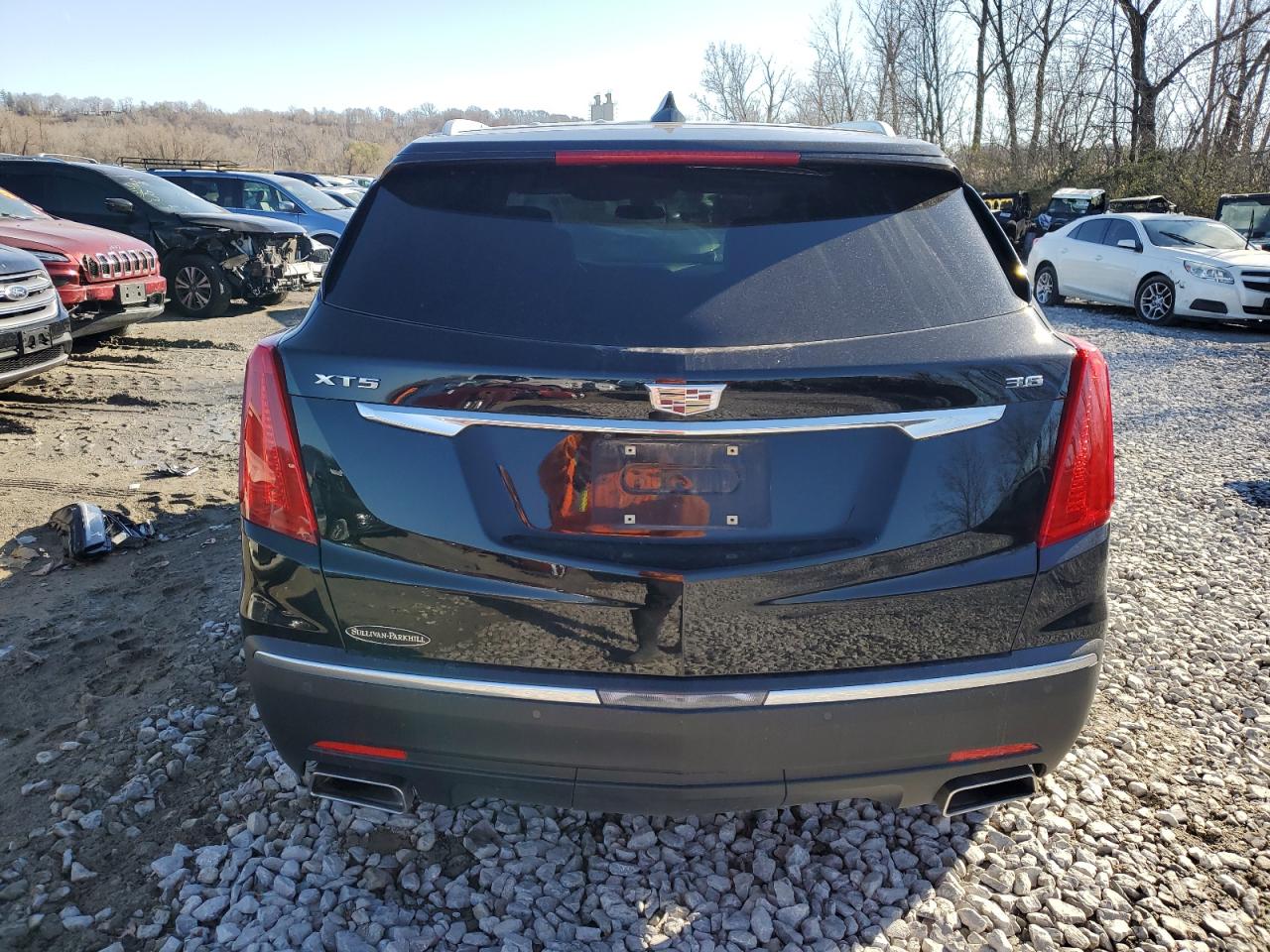 2017 Cadillac Xt5 Premium Luxury VIN: 1GYKNCRS6HZ289757 Lot: 83705004