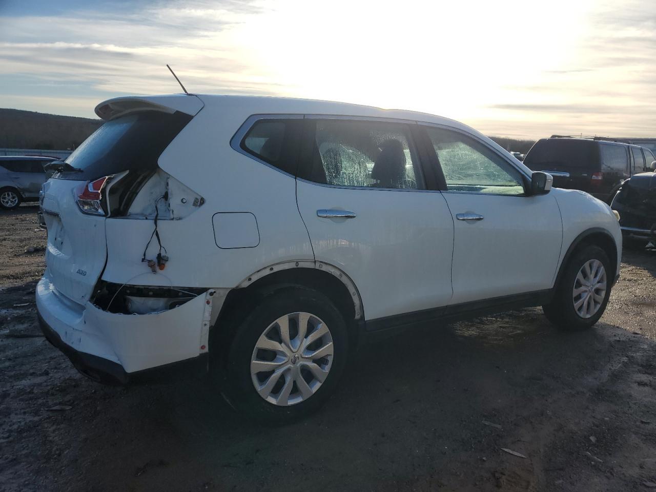 5N1AT2MV8FC862818 2015 Nissan Rogue S