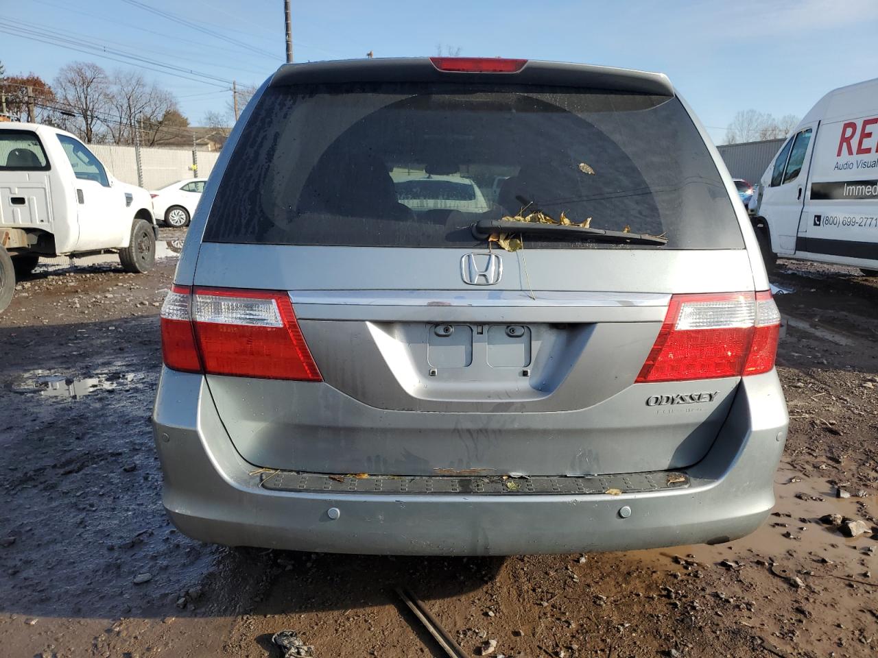 2005 Honda Odyssey Touring VIN: 5FNRL38825B024108 Lot: 85207384